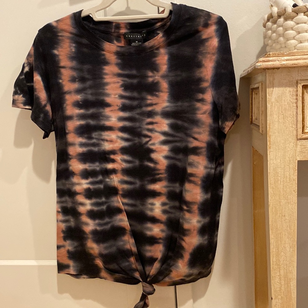 Sanctuary tie dye top with knot at the base. NWT